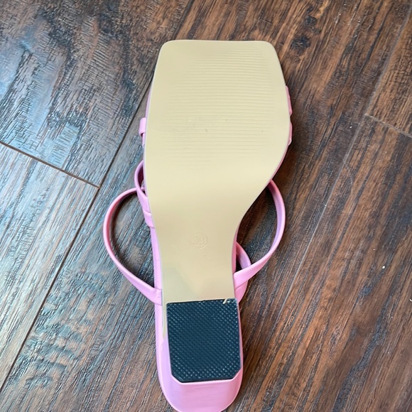 Pink Heels - Picture 4 of 4